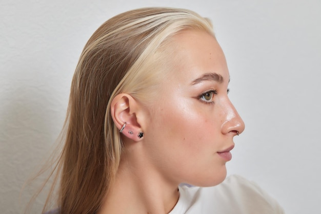 tragus piercing